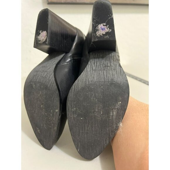 Marc Fisher Heeled Leather Bootie Silver Hardware Sz 8.5 - Picture 6 of 7